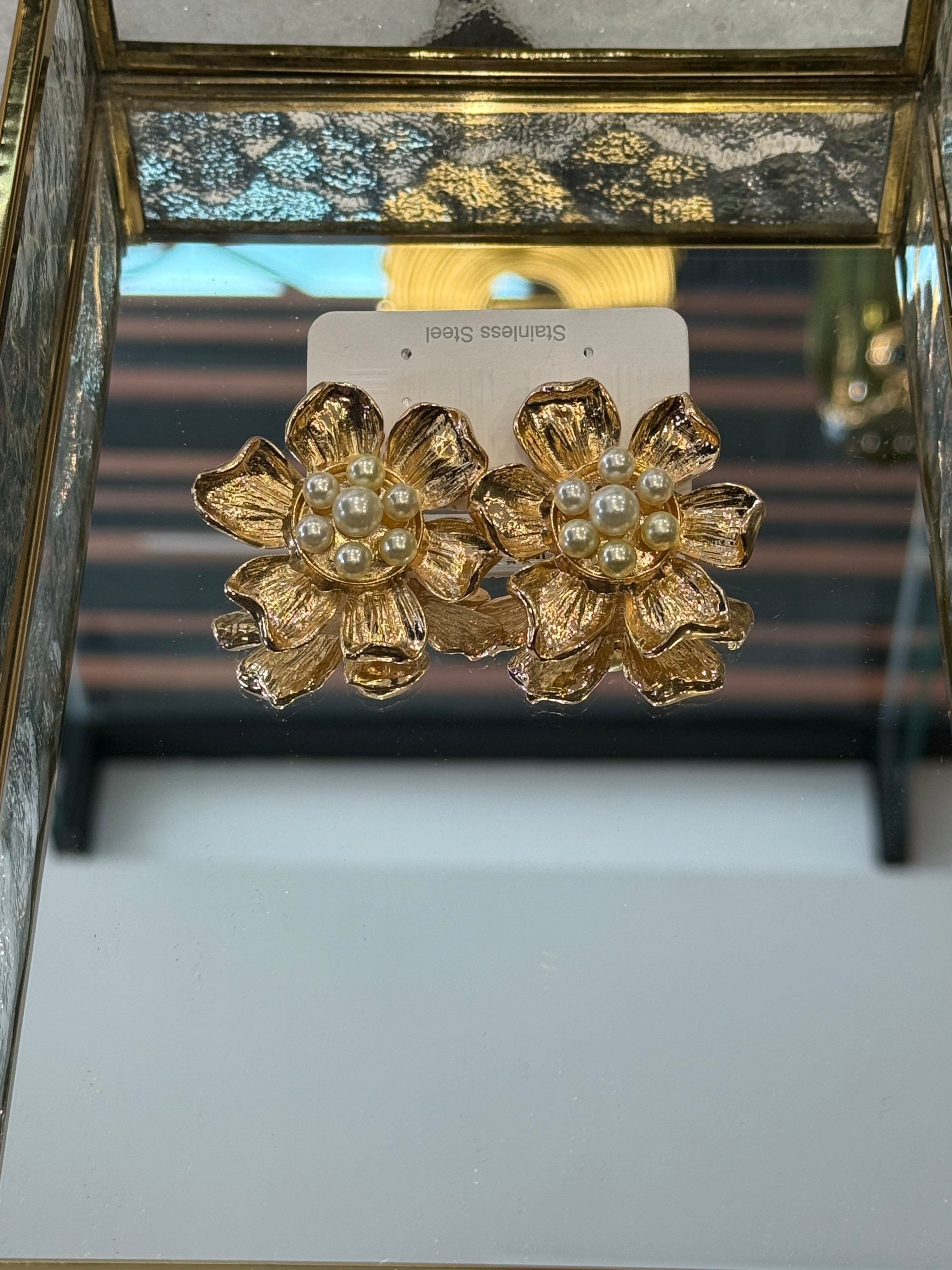 ARETES FLOR PERLA