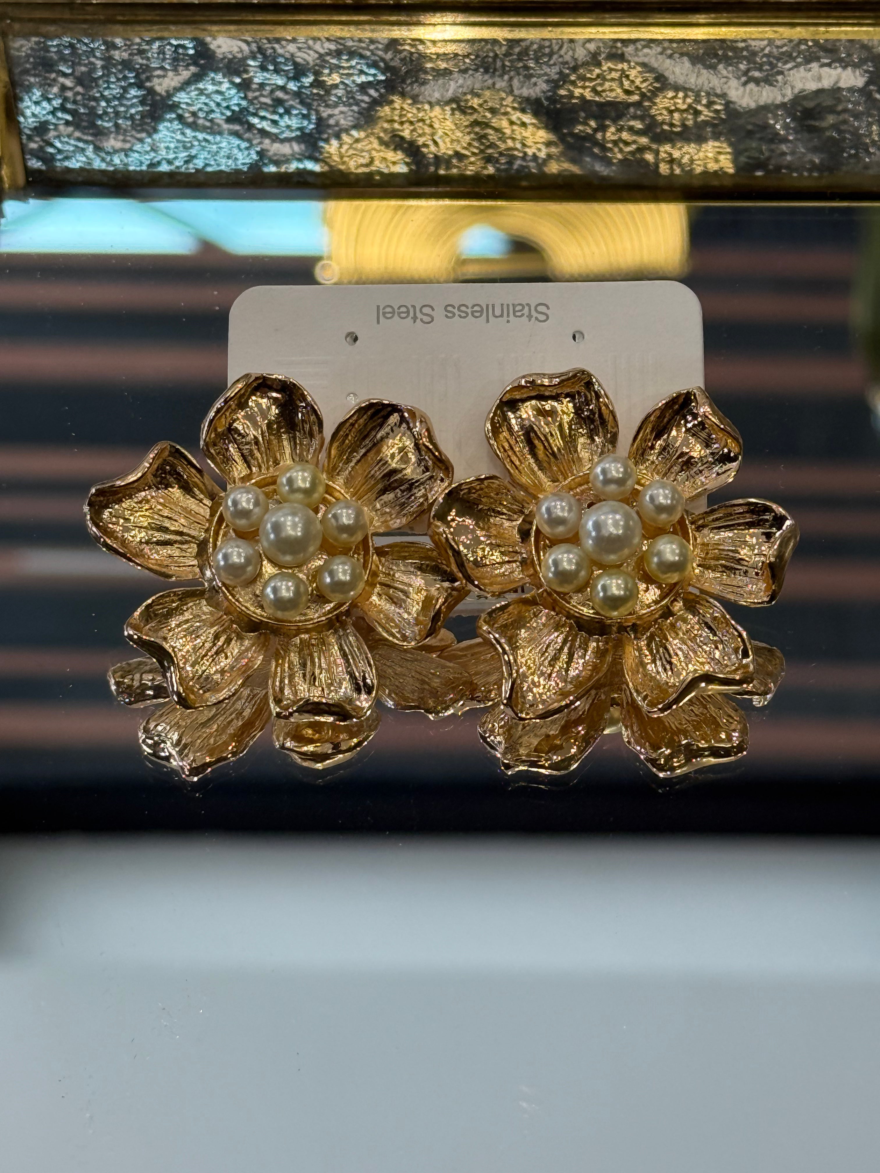 ARETES FLOR PERLA