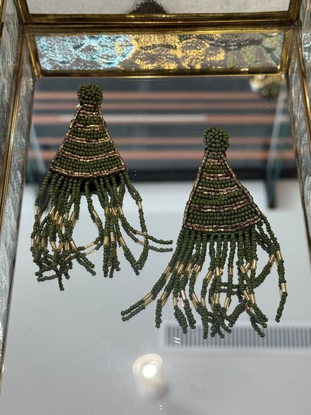 ARETES ELLA
