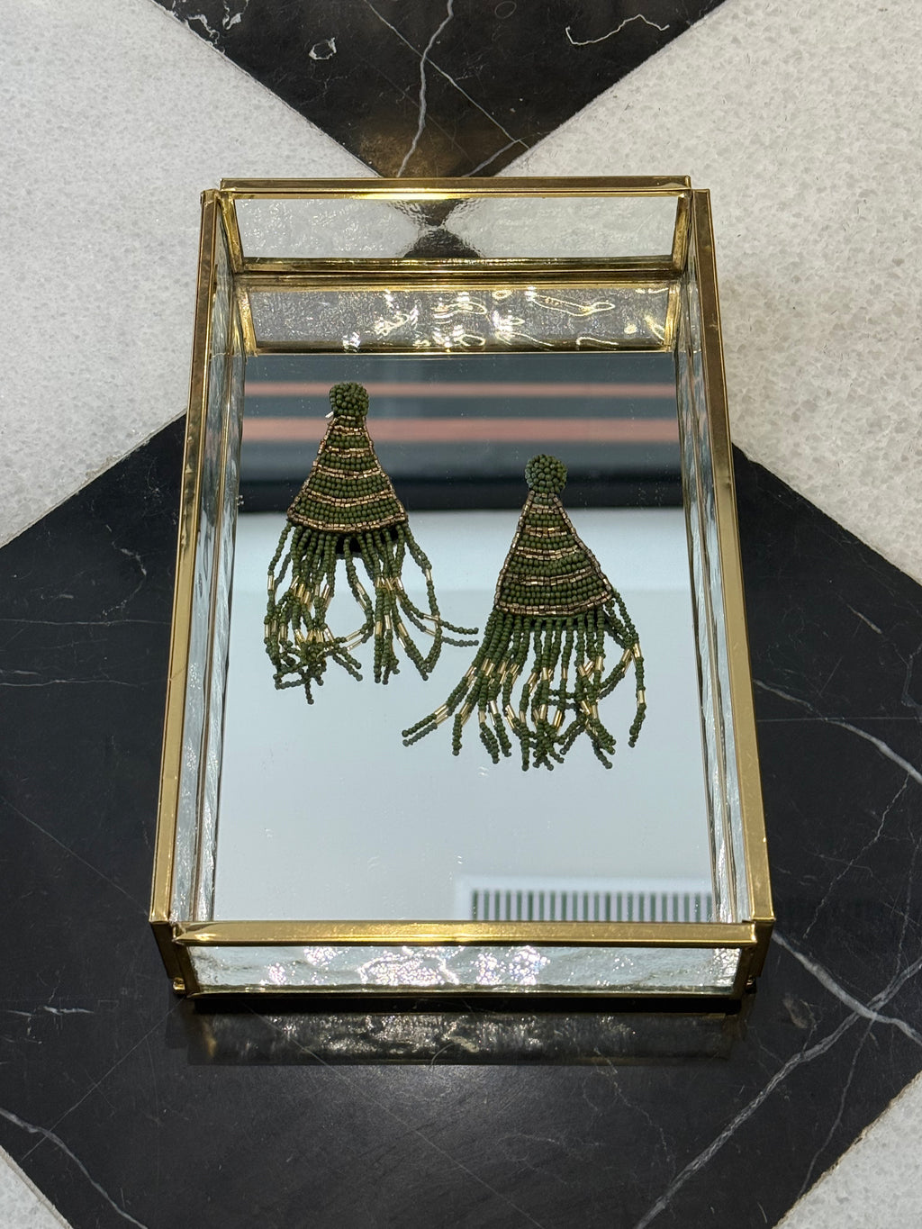 ARETES ELLA