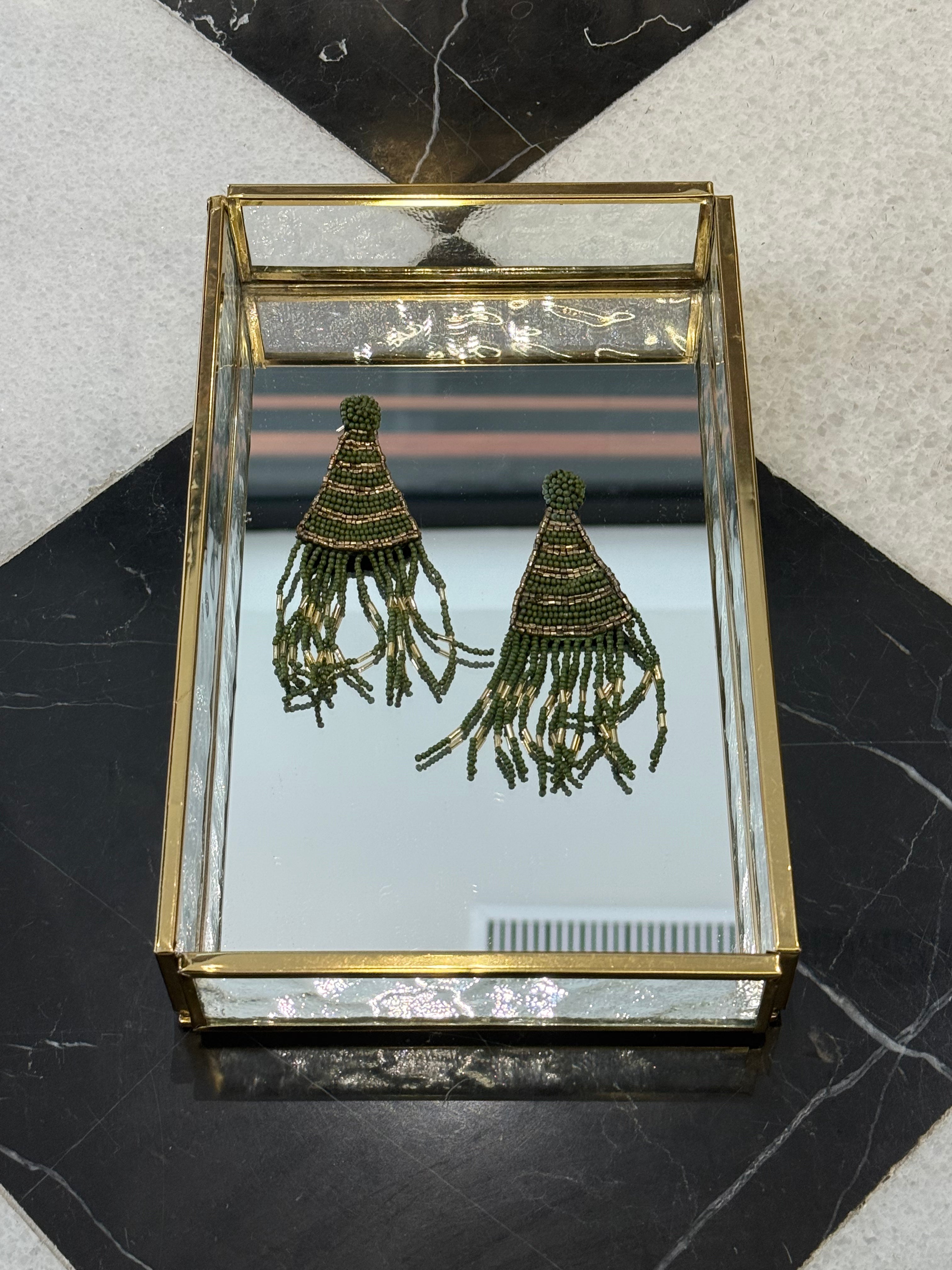 ARETES ELLA